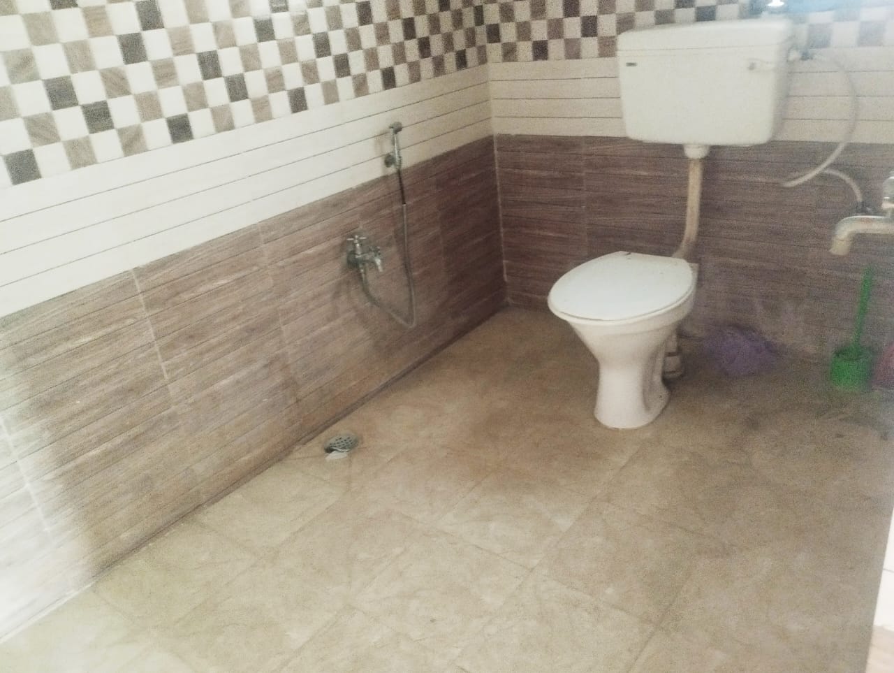 Unfurnished 3bhk in Guwahati Home, Udayan Path, Dwaraka Nagar, Bormotoria, Guwahati, Assam, India for Rent